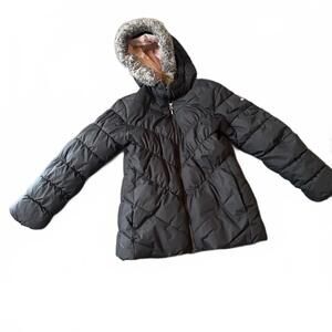 Columbia Women's Black Quilted Puffer Jacket  with Faux Fur Hood. Size L